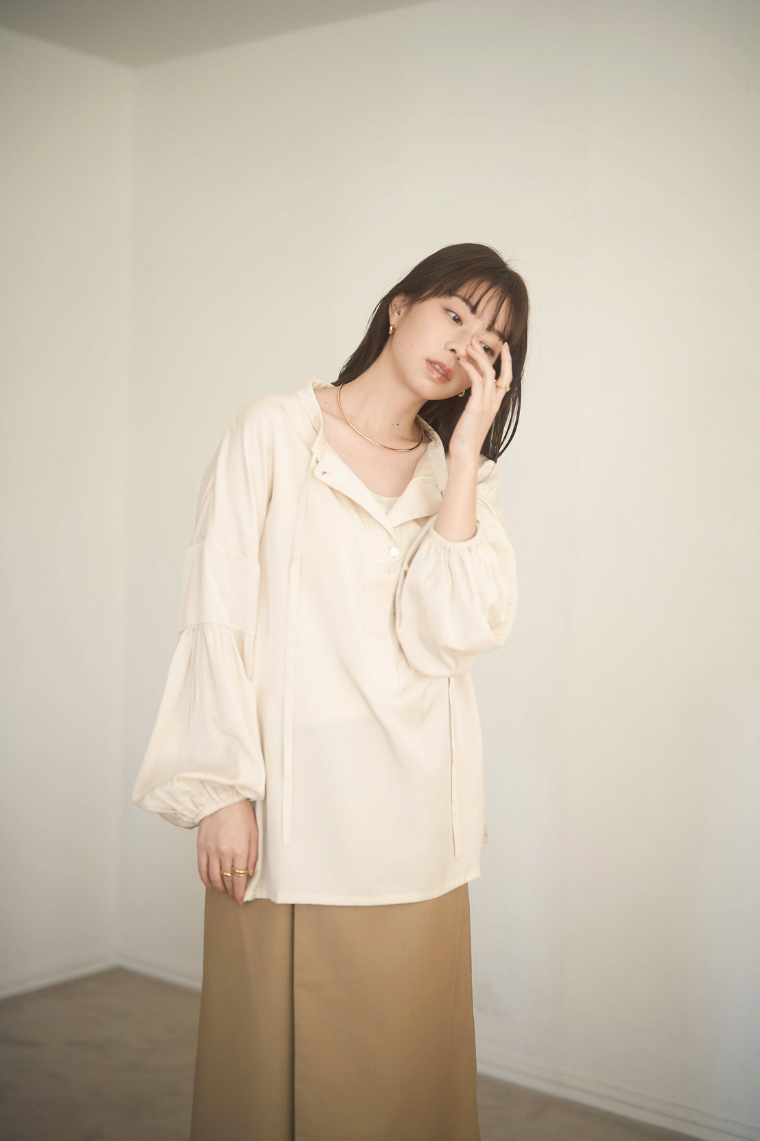 Nuyuh volume sleeve skipper blouse-